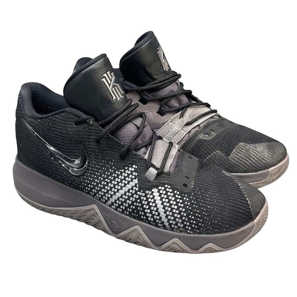 Nike Kyrie Flytrap Black Thunder Grey Basketball Boys Sneakers Youth Size 7